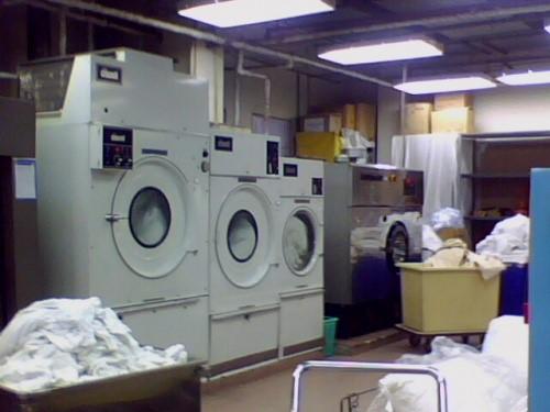 may giat cong nghiep chinh hang - Những vấn đề cần quan tâm khi mua máy giặt công nghiệp đã qua sử dụng
