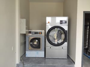 2c81b3033e7ec4209d6f 300x225 - Hướng dẫn sử dụng máy giặt công nghiệp cho người mới sử dụng